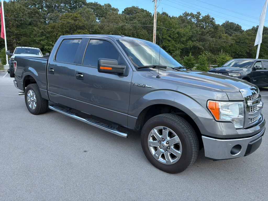 Used 2014 Sterling Gray Metallic Ford XLT image 2