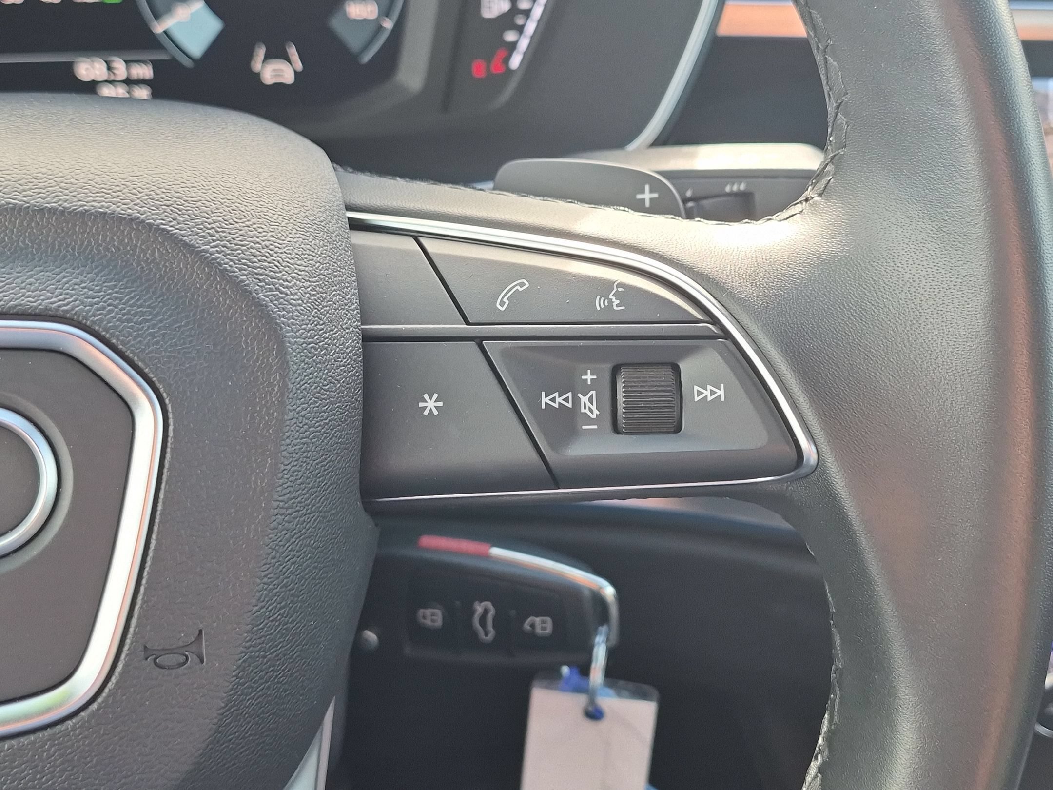 Used 2025 Black Audi S line Premium image 18
