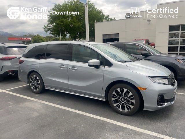 2025 Honda Odyssey Elite's photo