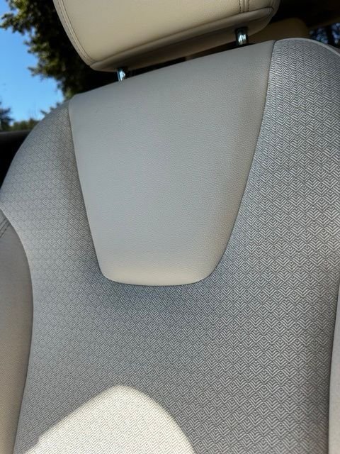 Used 2022 Summit White Buick Select image 28