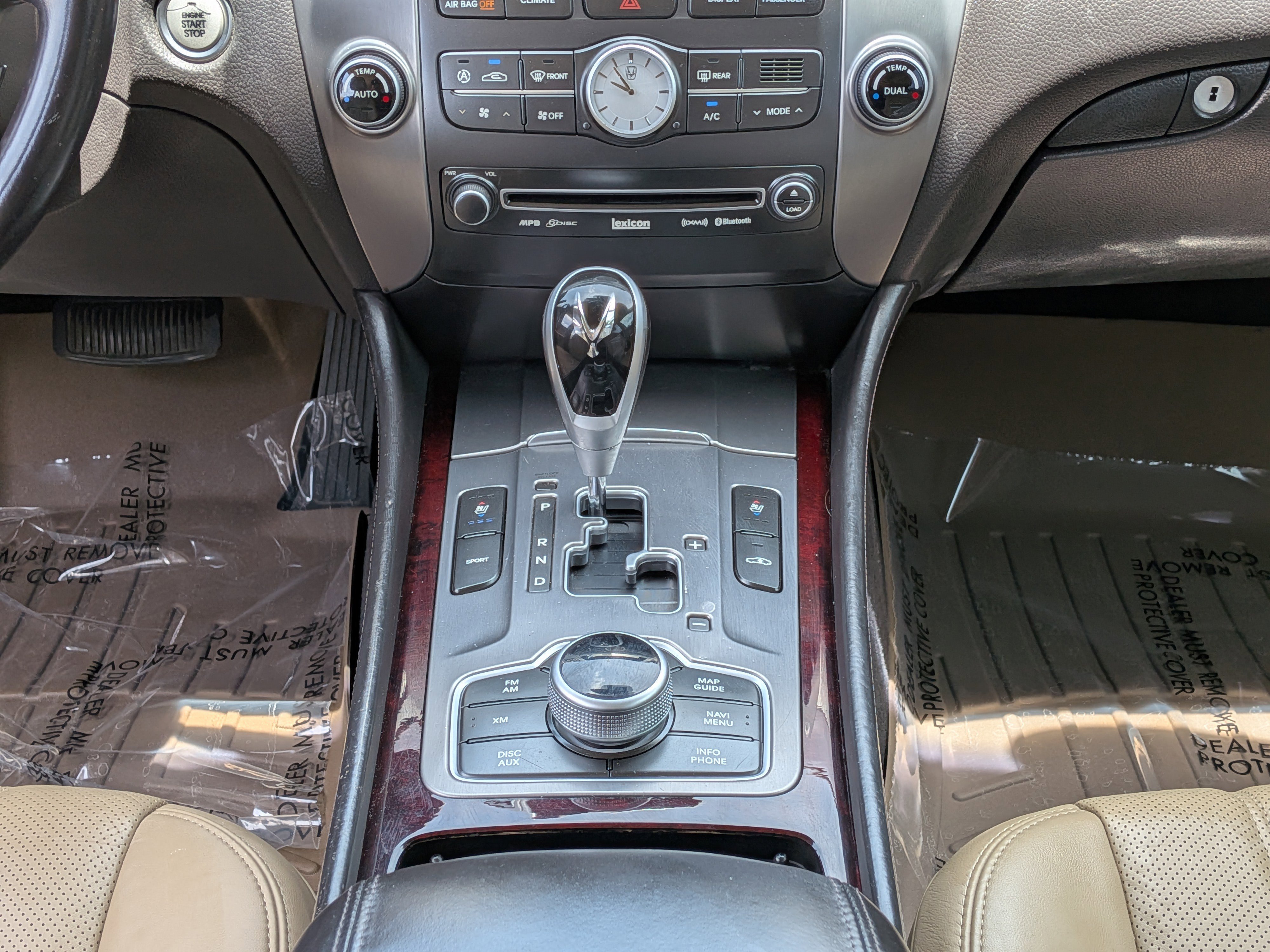 Used 2012 White Satin Pearl Hyundai Signature image 20