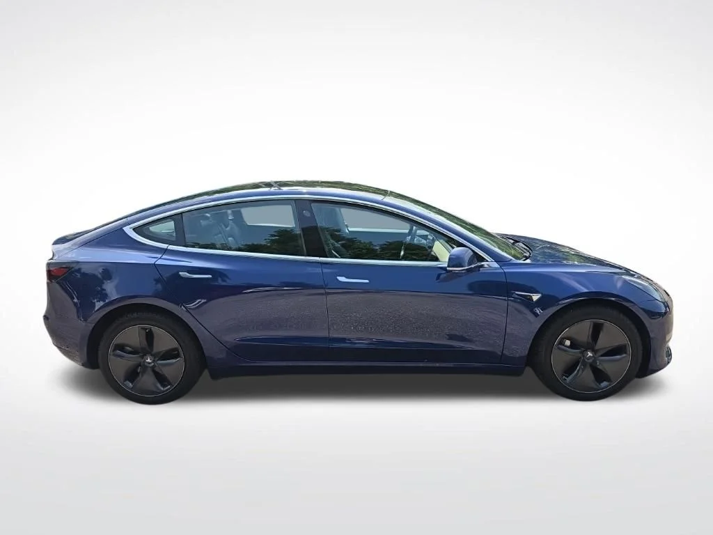 Used 2018 Blue Tesla Long Range image 3