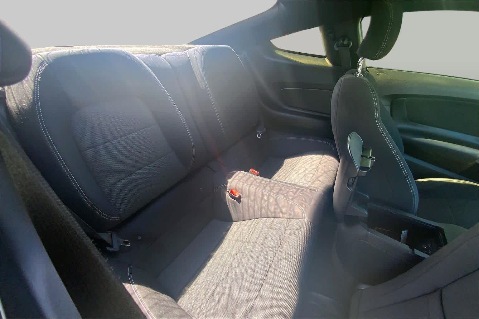 Used 2015 Black Ford V6 image 19