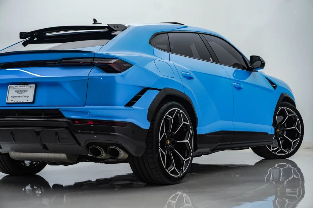 Used 2024 Blu Cepheus Metallic Lamborghini Performante image 11