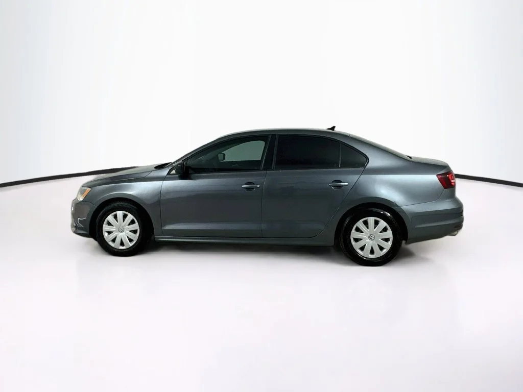 Used 2016 Platinum Gray Metallic Volkswagen 1.4T S image 4