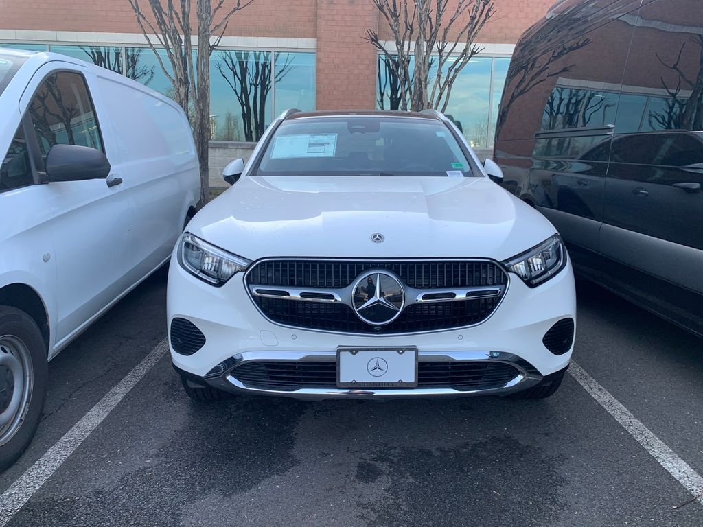 Used 2026 Polar White Mercedes-Benz GLC 300 image 2