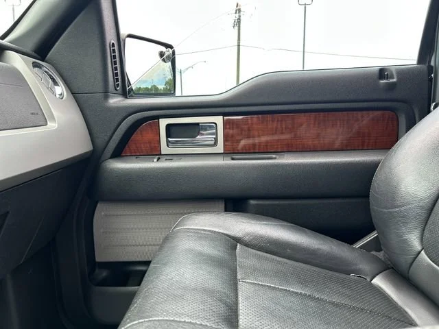 Used 2010  Ford XL image 37