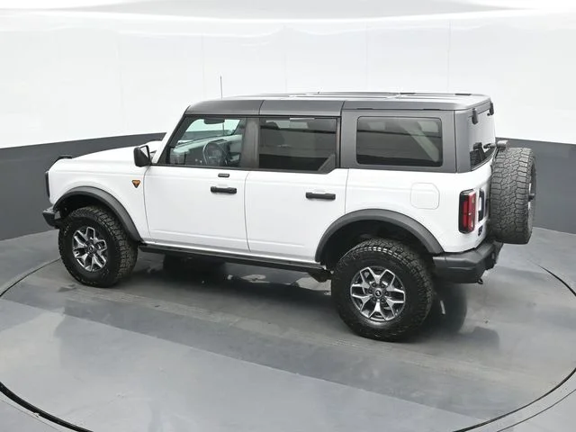 Used 2021 White Ford Badlands image 11