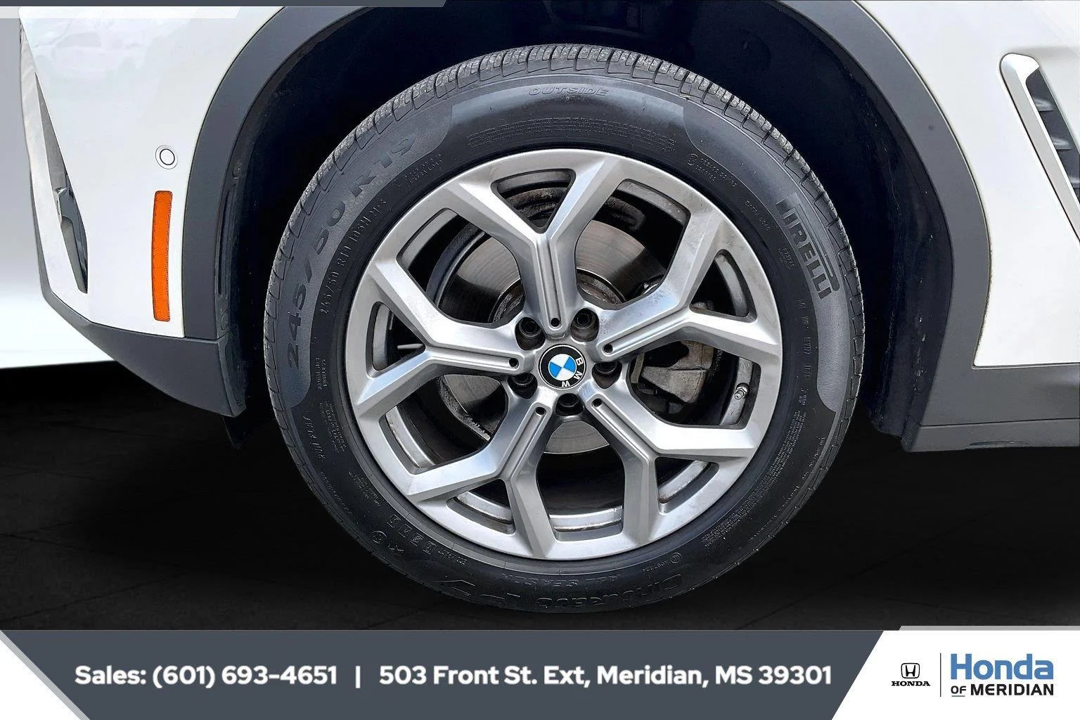 Used 2024 Mineral White Metallic BMW sDrive30i image 7