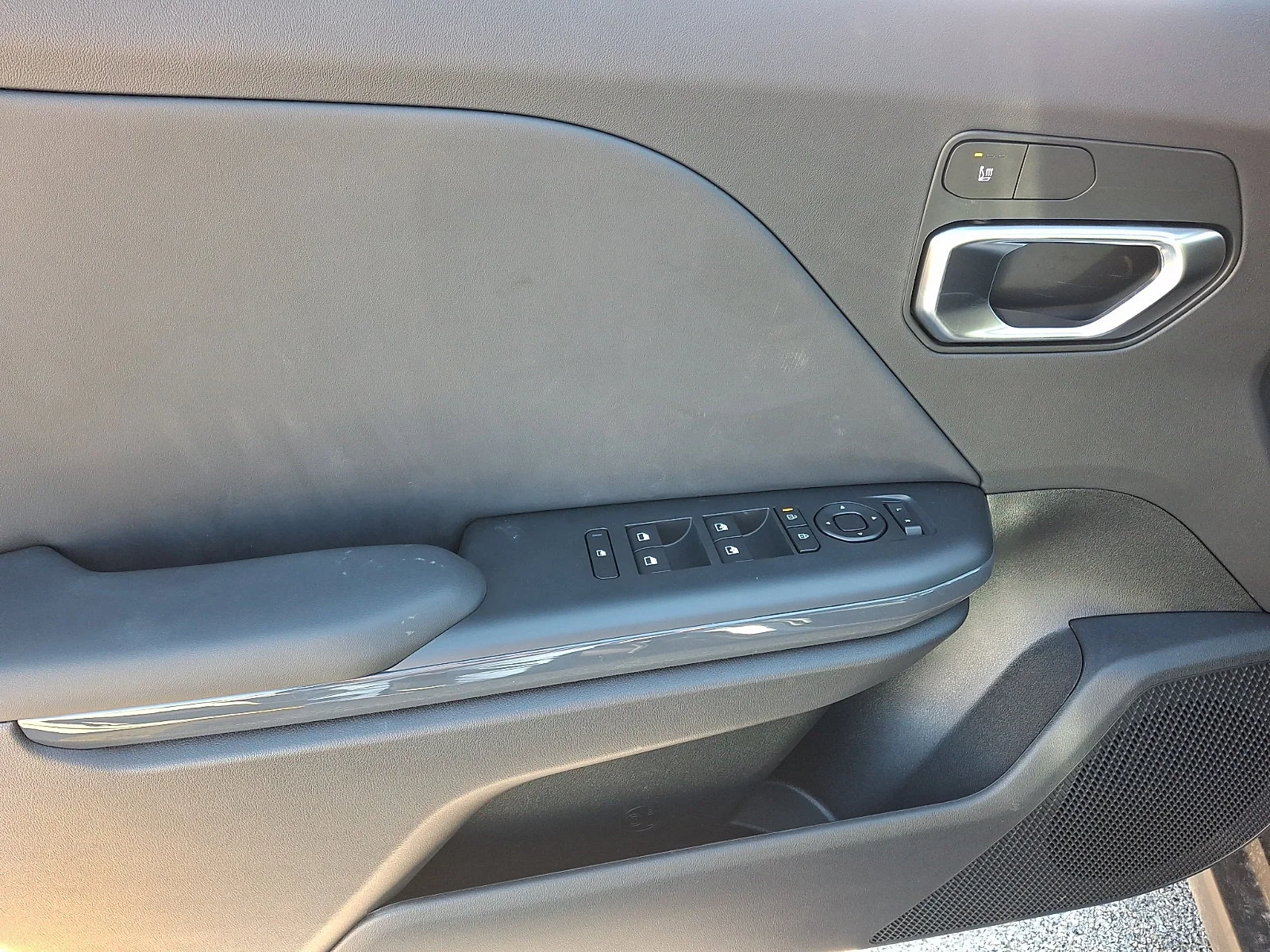 New 2026 Gray Kia EX image 9