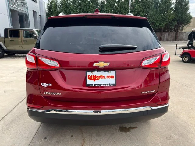Used 2021 Red Chevrolet Premier image 4