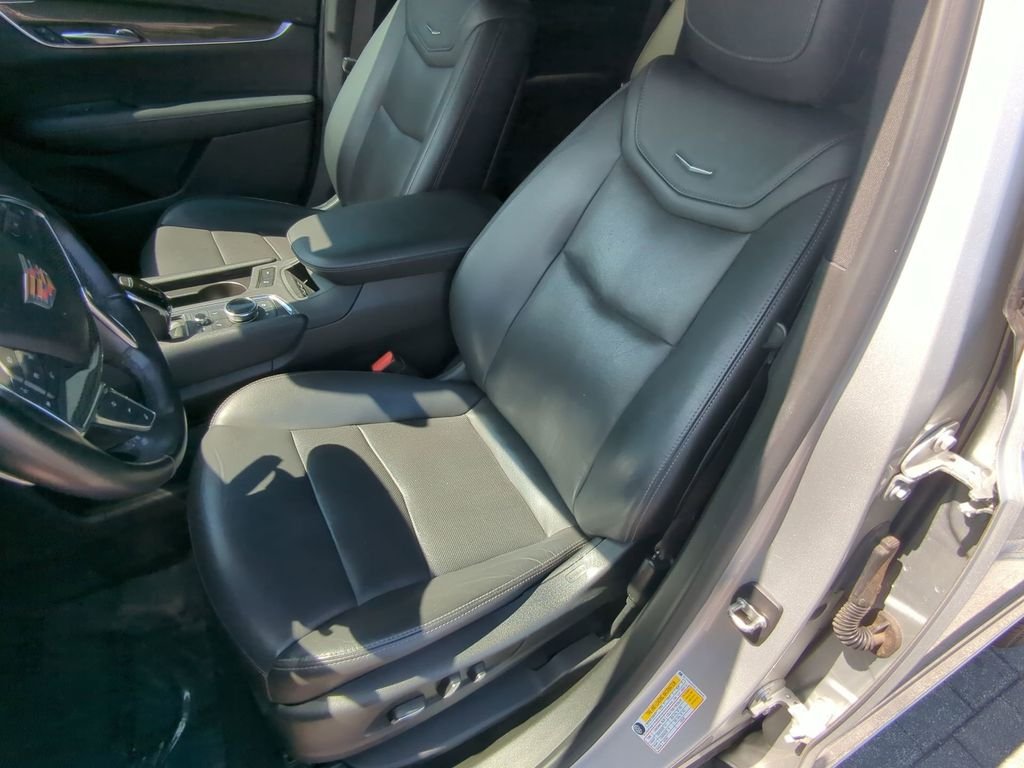 Used 2020 Silver Cadillac Sport image 21