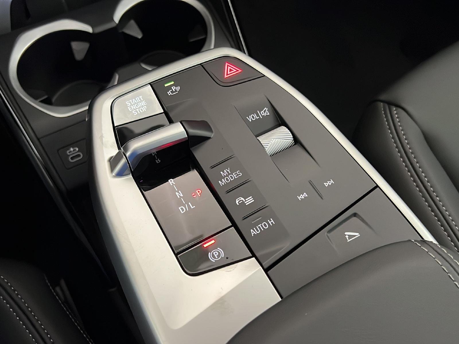 New 2027 Jet Black BMW xDrive28i image 17