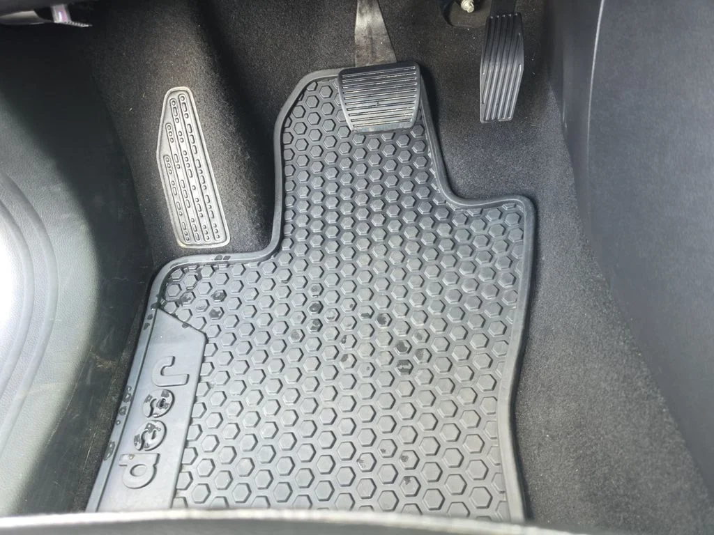 Used 2021 Jazz Blue Pearlcoat Jeep Latitude image 16