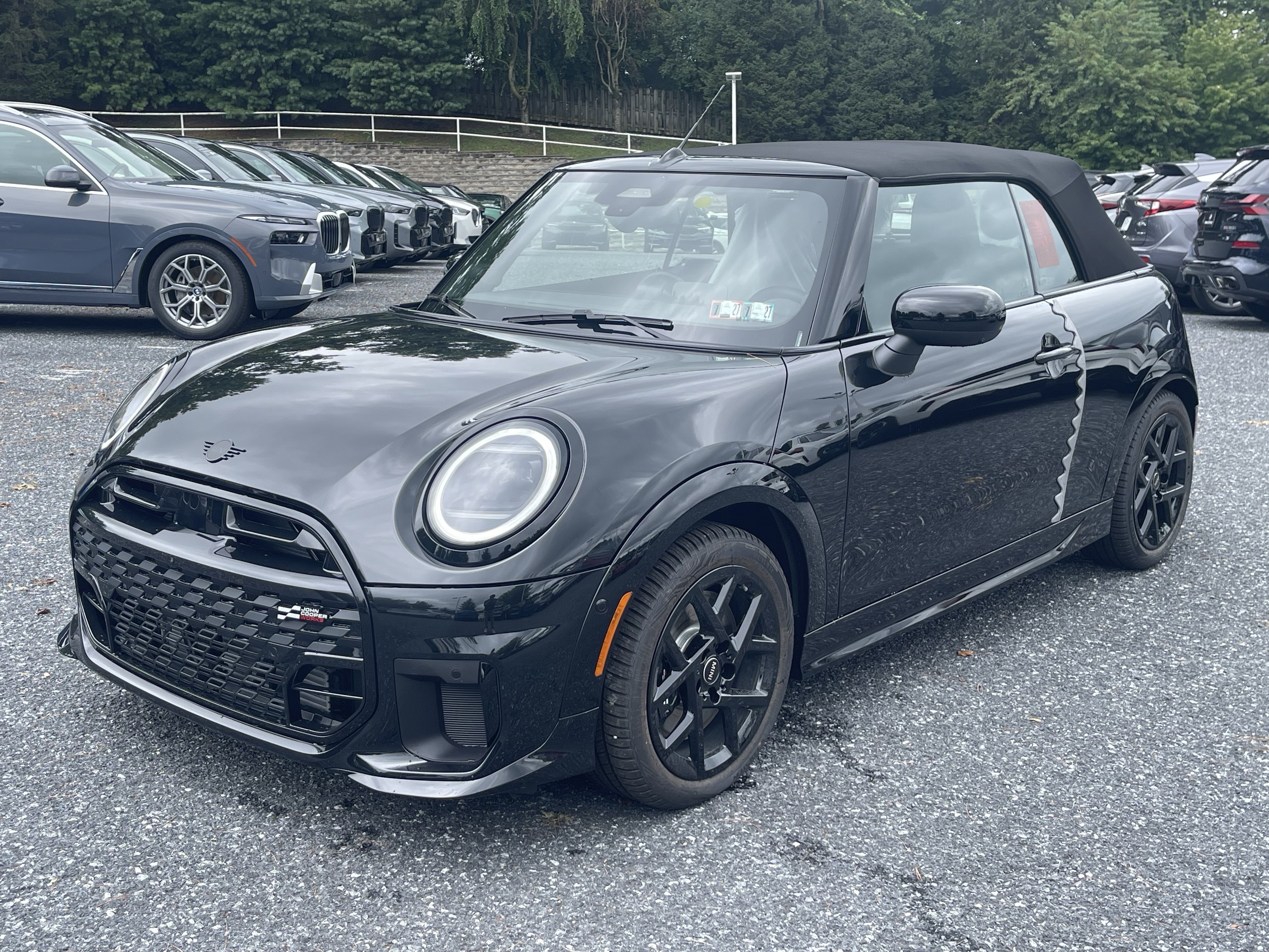 New 2026 Midnight Black II Metallic MINI Iconic image 8