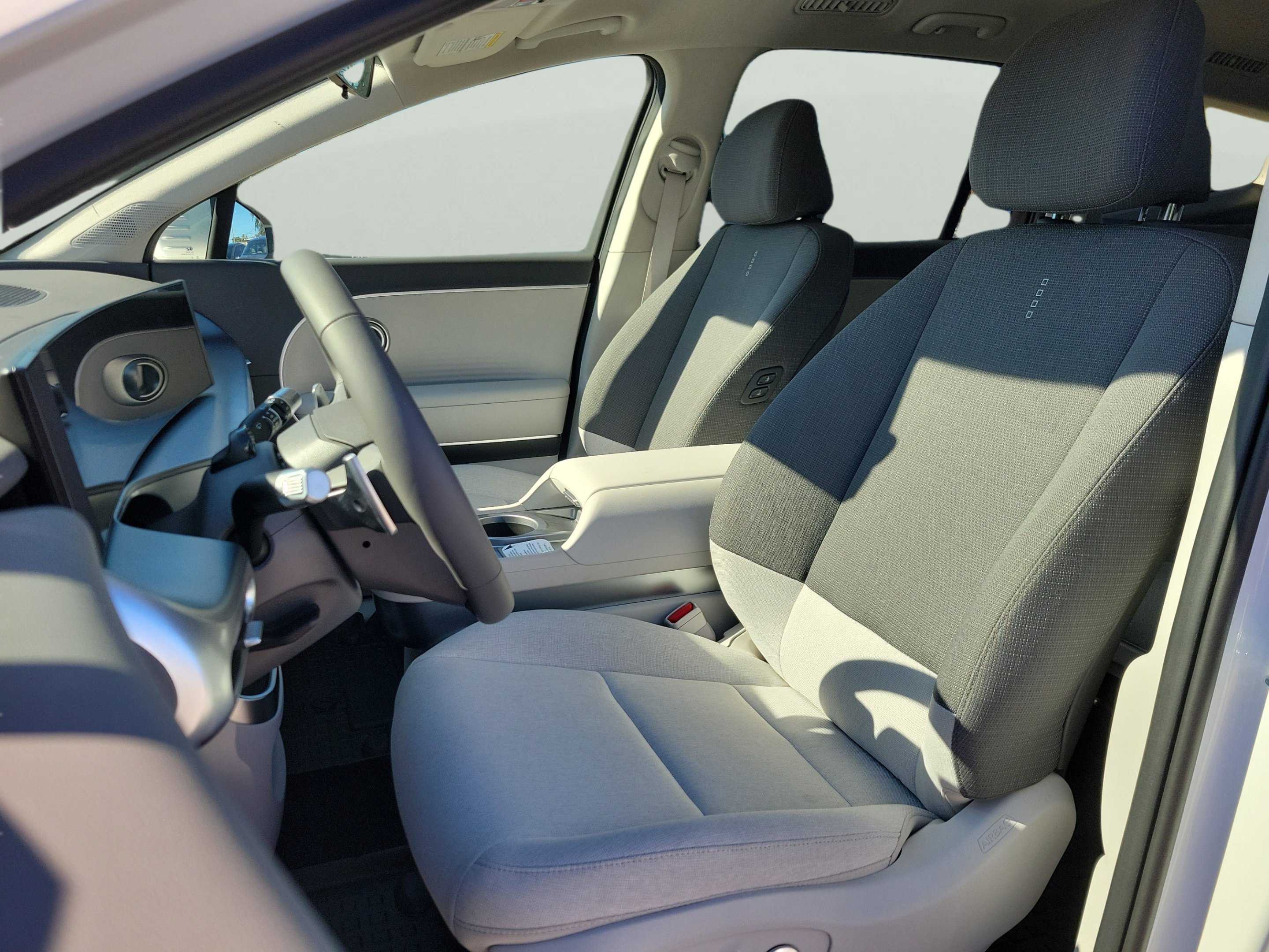 2026 Hyundai IONIQ 9 SE - Photo 17