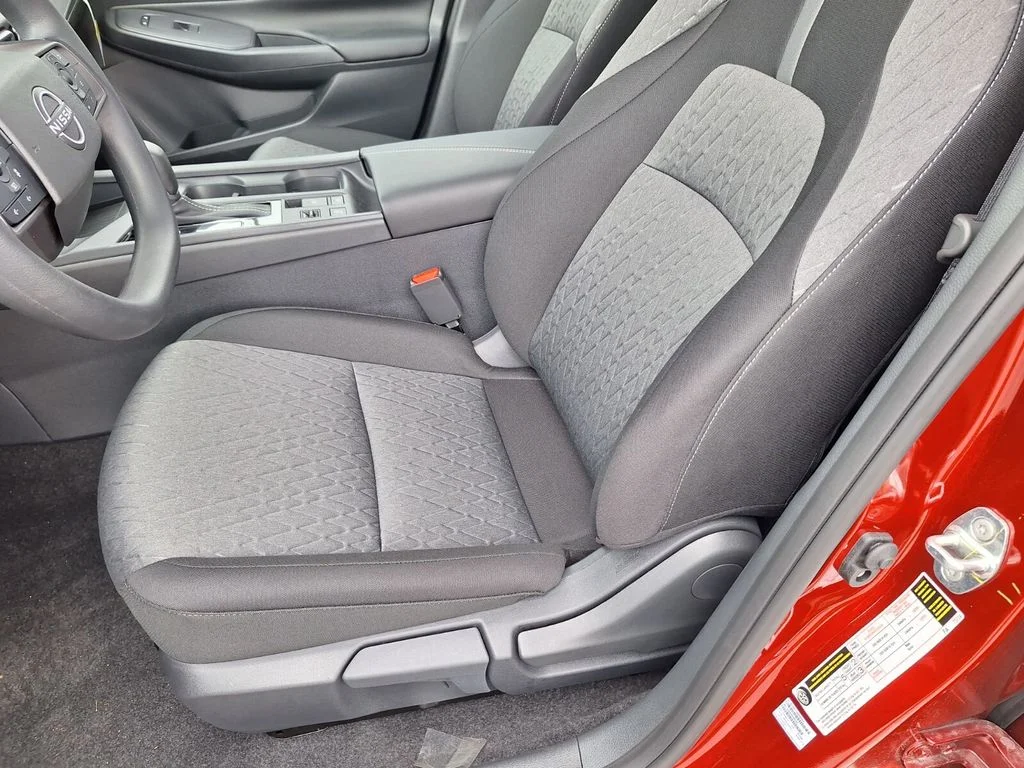 Used 2026 Scarlet Nissan SV image 10