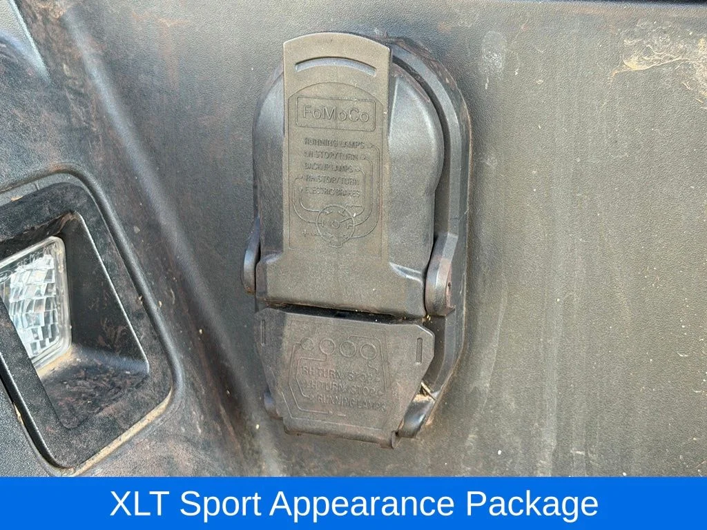 Used 2023 Black Ford XLT image 17