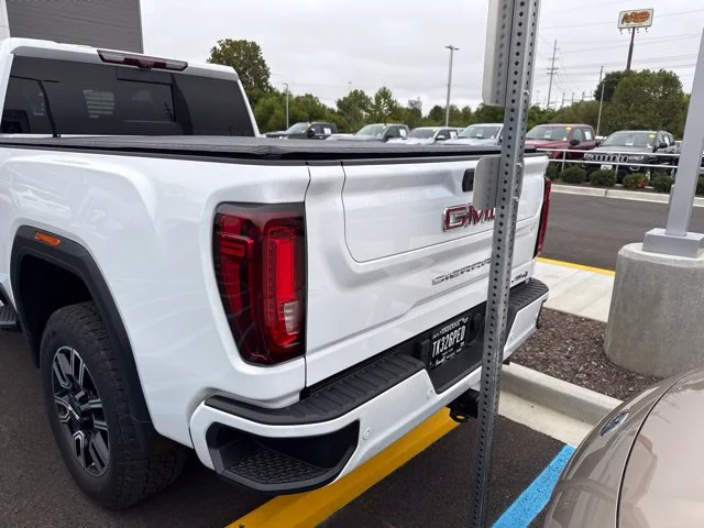Used 2023 White GMC AT4 image 6