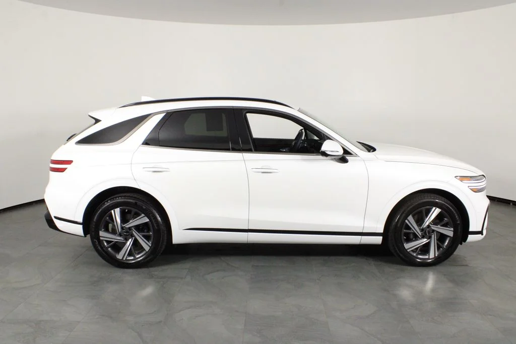 Used 2026 White Genesis 3.5T Sport Advanced image 10