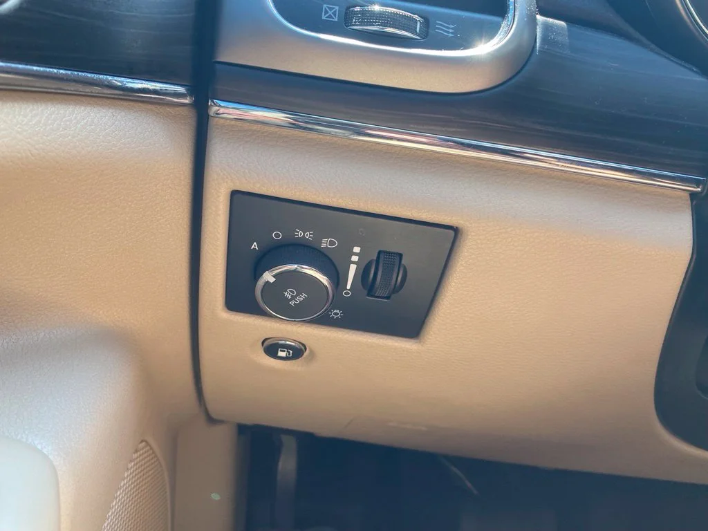 Used 2021 Gray Jeep Limited image 24