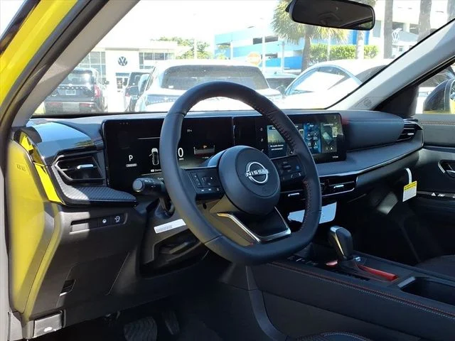 New 2026 Yuzu Yellow Metallic / Super Black Two-tone Nissan SR image 14