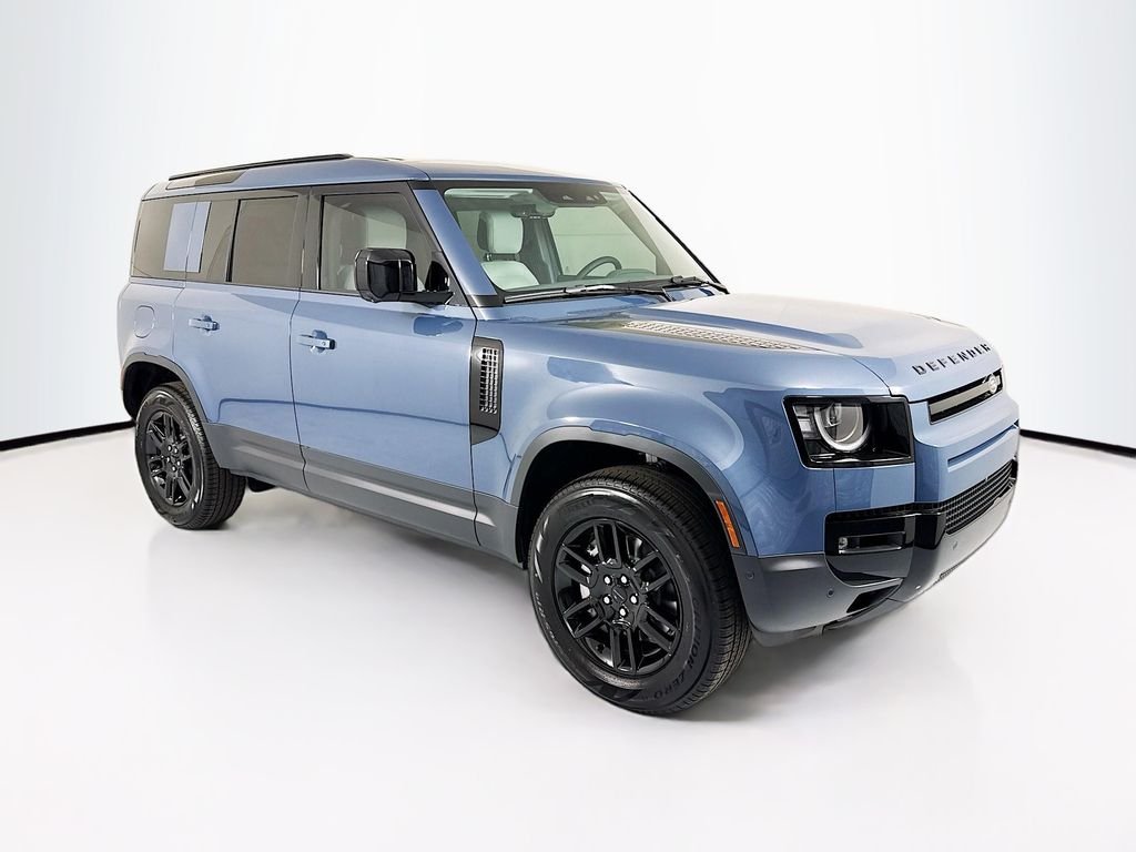 Used 2026 Tasman Blue Metallic Land Rover S image 3