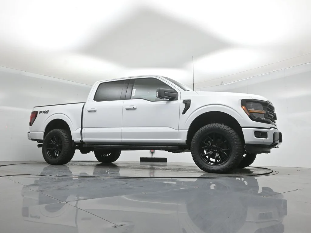 New 2026 White Ford XLT image 3