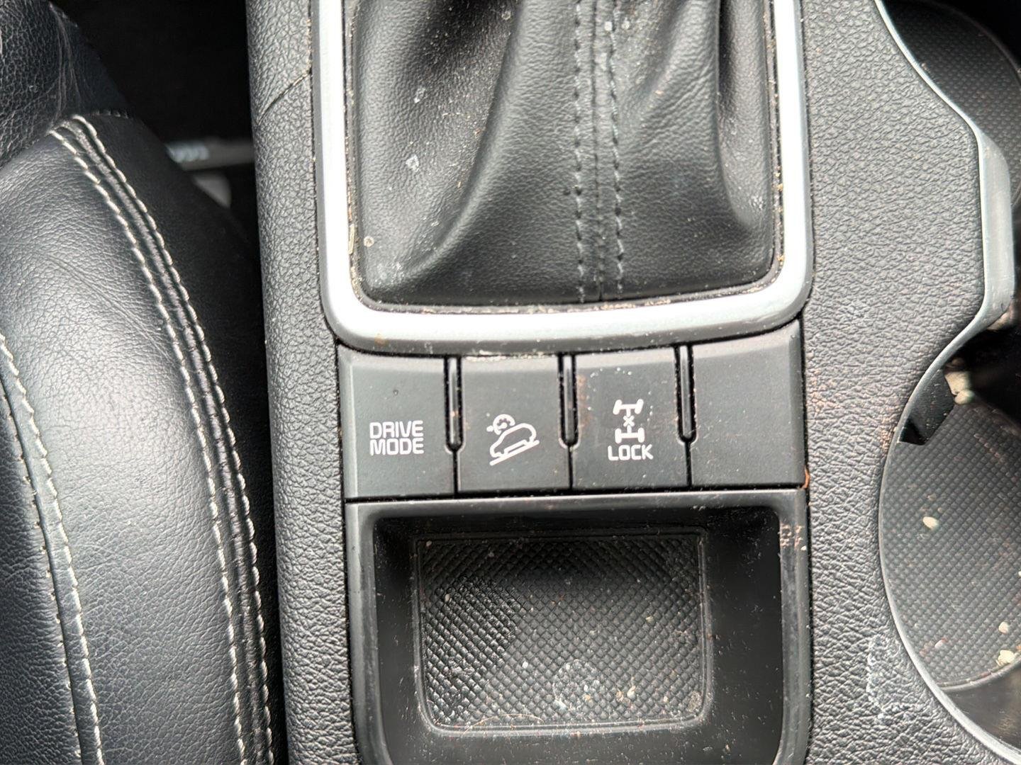 Used 2017 Mineral Silver Kia EX image 18