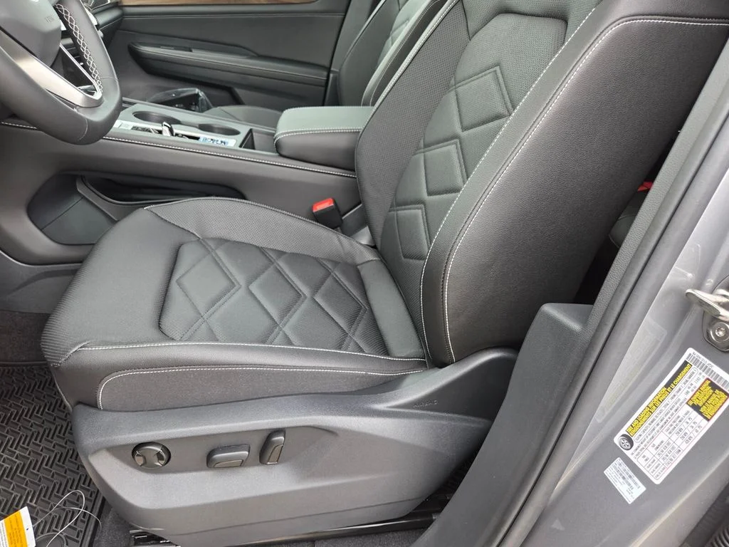 New 2026 Silver Volkswagen 2.0T SE image 10