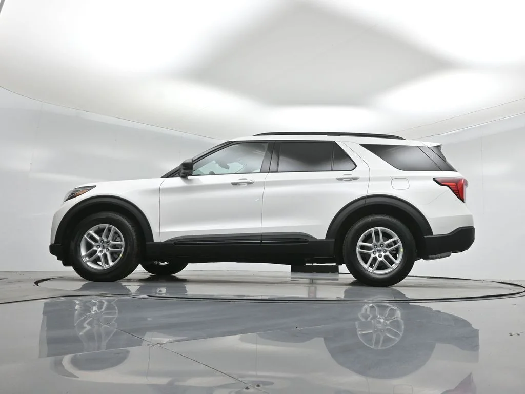 New 2026 Star White Metallic Tri-Coat Ford Active image 53