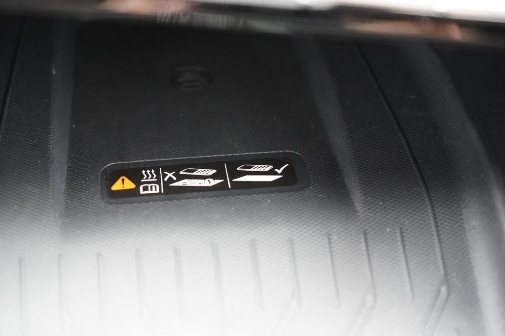 2025 Chevrolet Equinox EV RS - Photo 39