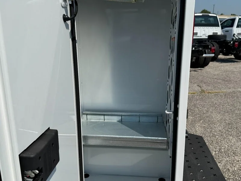 New 2026 Oxford White Ford T-350 RWD SRW 138" WB 9500 GVWR image 6