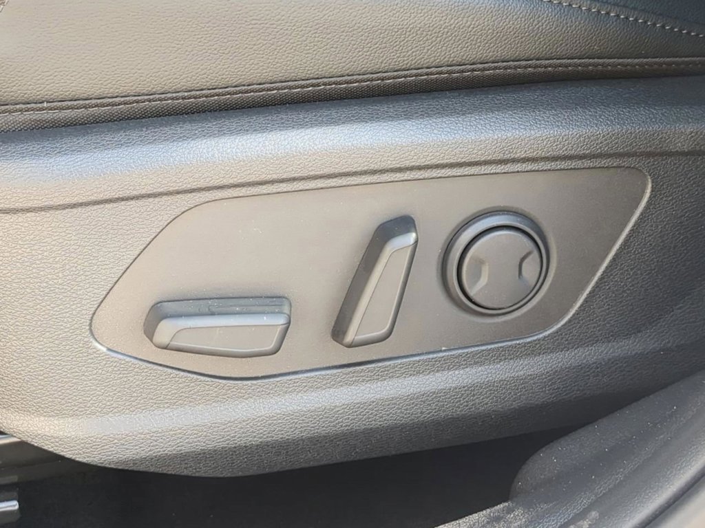 New 2026 Glacial White Pearl Kia EX image 19