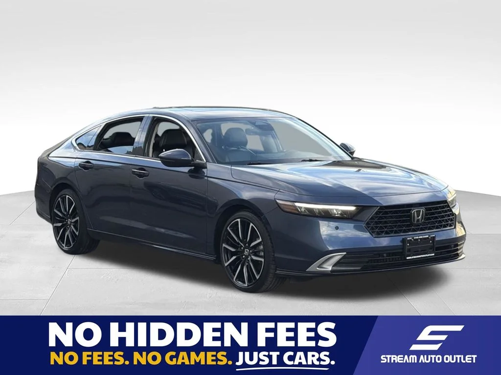 Used 2023  Honda Touring image 1