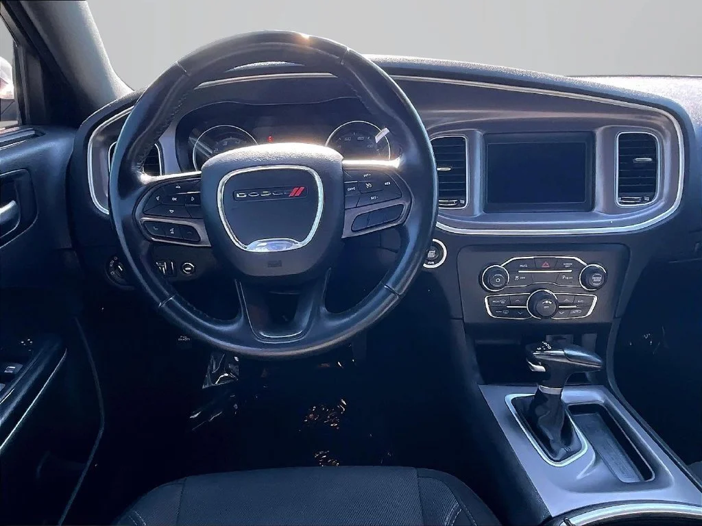 Used 2022 White Dodge SXT image 5