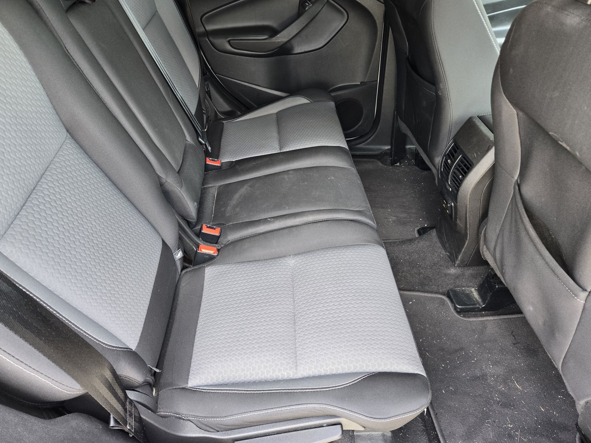 Used 2017 Oxford White Ford SE image 31