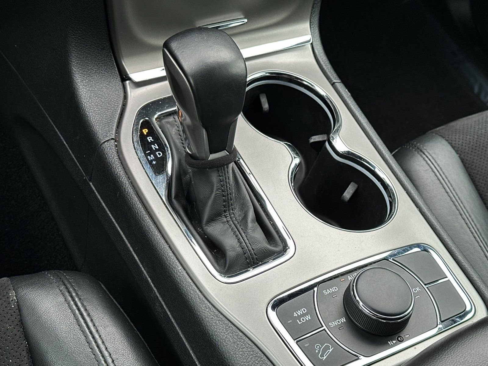Used 2022 White Jeep Laredo X image 20