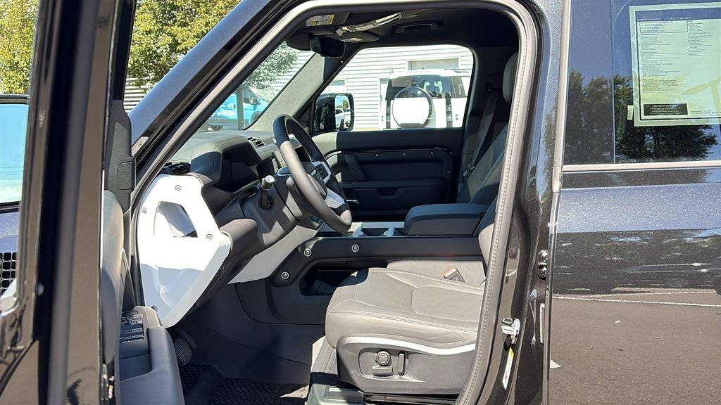 2026 Land Rover Defender X-Dynamic SE - Photo 12