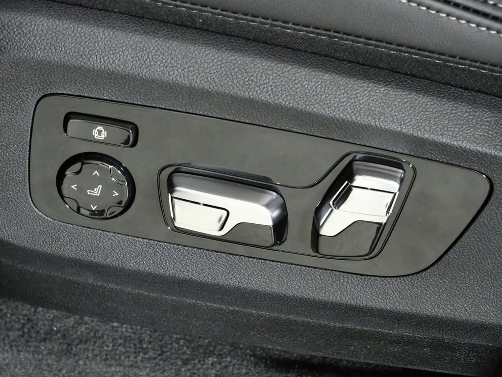 Used 2026 Carbon Black Metallic BMW xDrive50e image 40