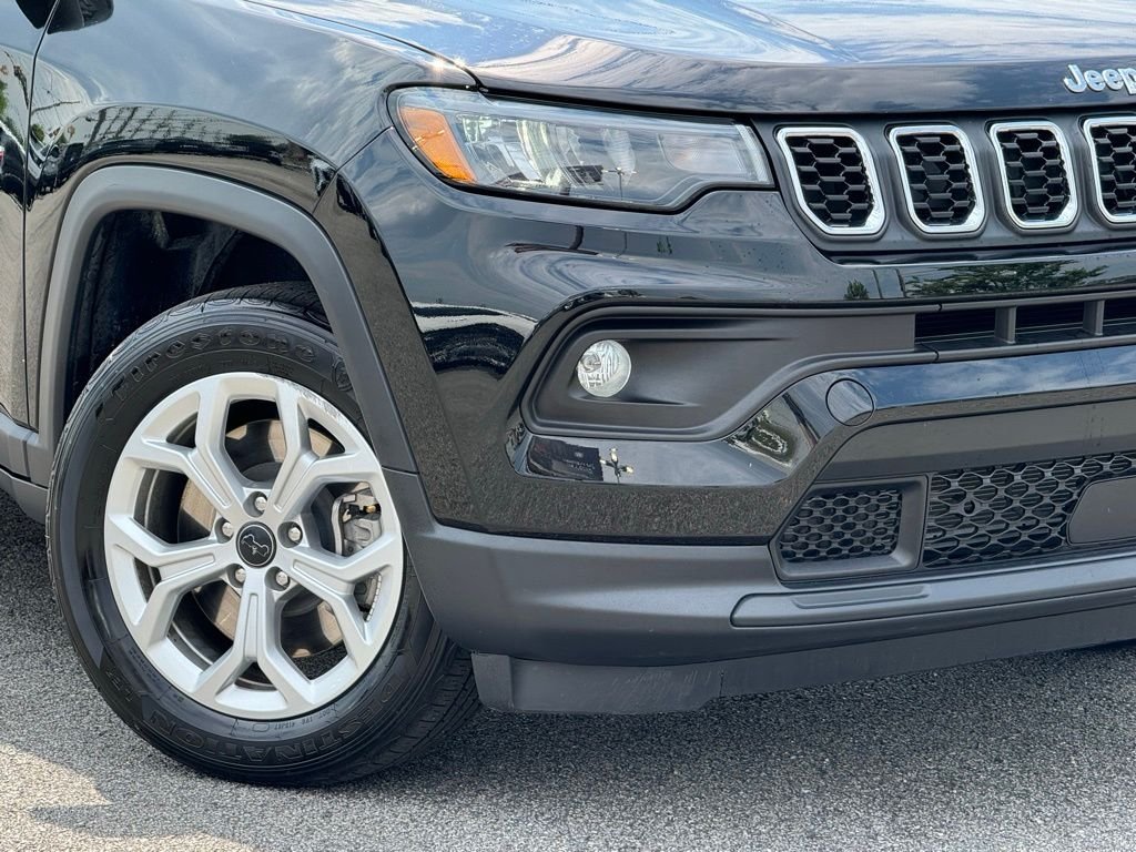 Used 2025 Black Jeep Latitude image 12