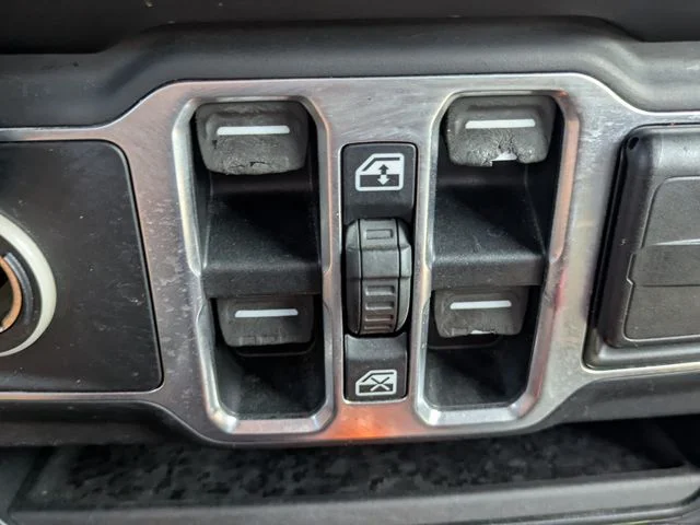 Used 2020 Silver Jeep Sport image 22