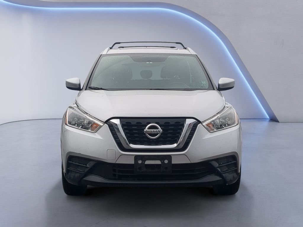 Used 2018 Silver Nissan SV image 10