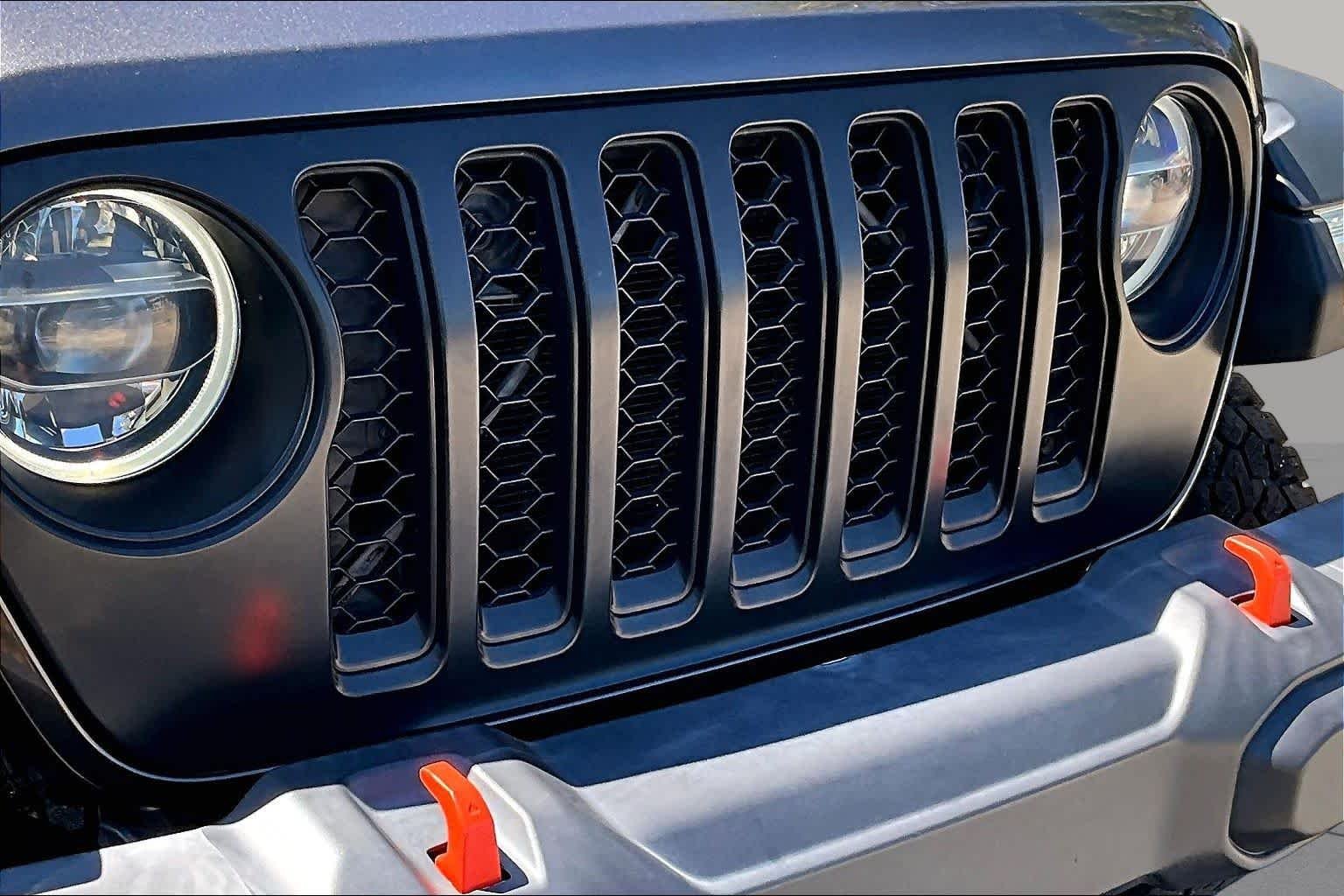 Used 2021 Granite Crystal Metallic Clearcoat Jeep Mojave image 29