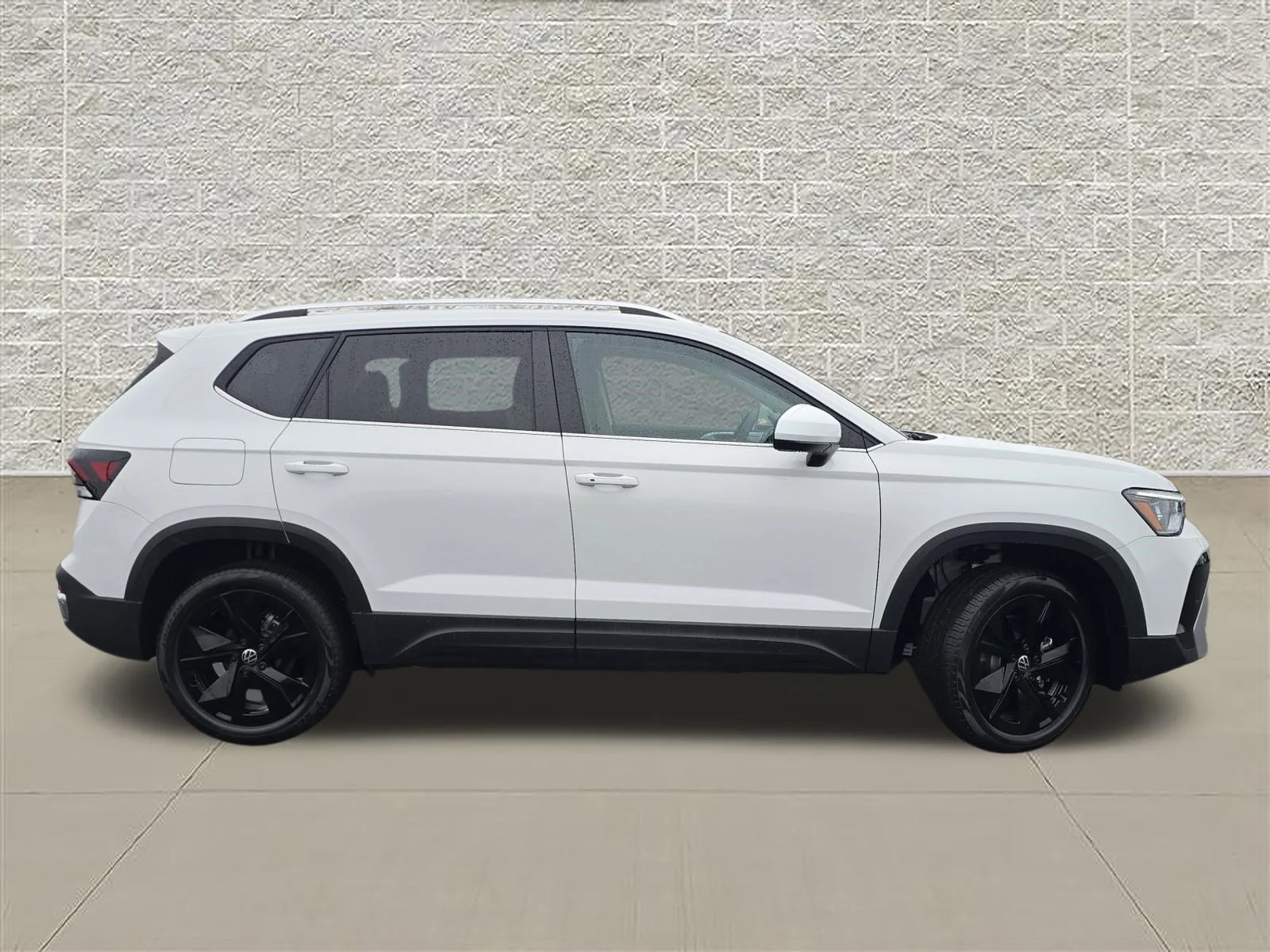 New 2026 Pure White Volkswagen SE image 8