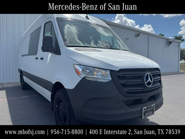 New 2026  Mercedes-Benz Crew 170 WB image 1