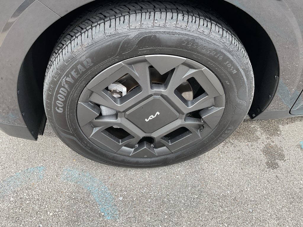 2025 Kia Carnival EX photo 3