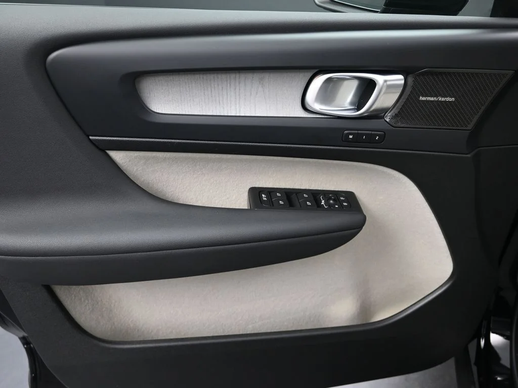Certified Used 2025 Onyx Black Volvo Ultra image 20