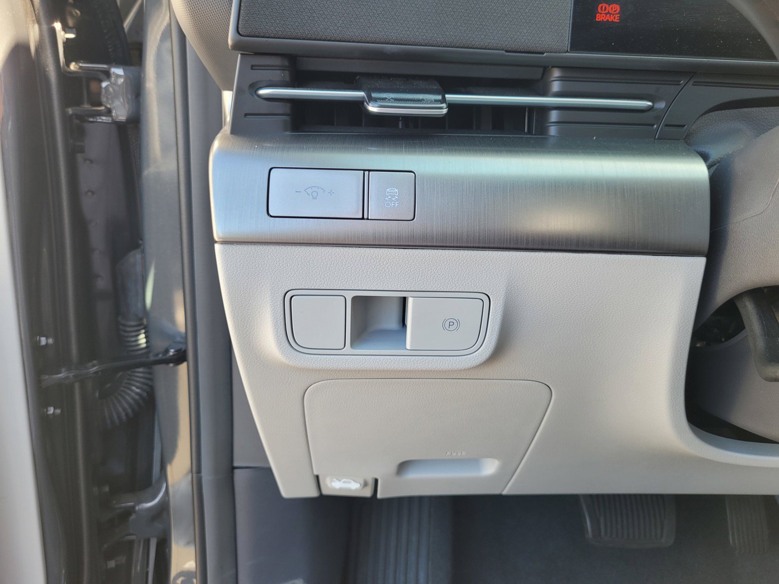 Used 2024 Gray Hyundai SEL image 25