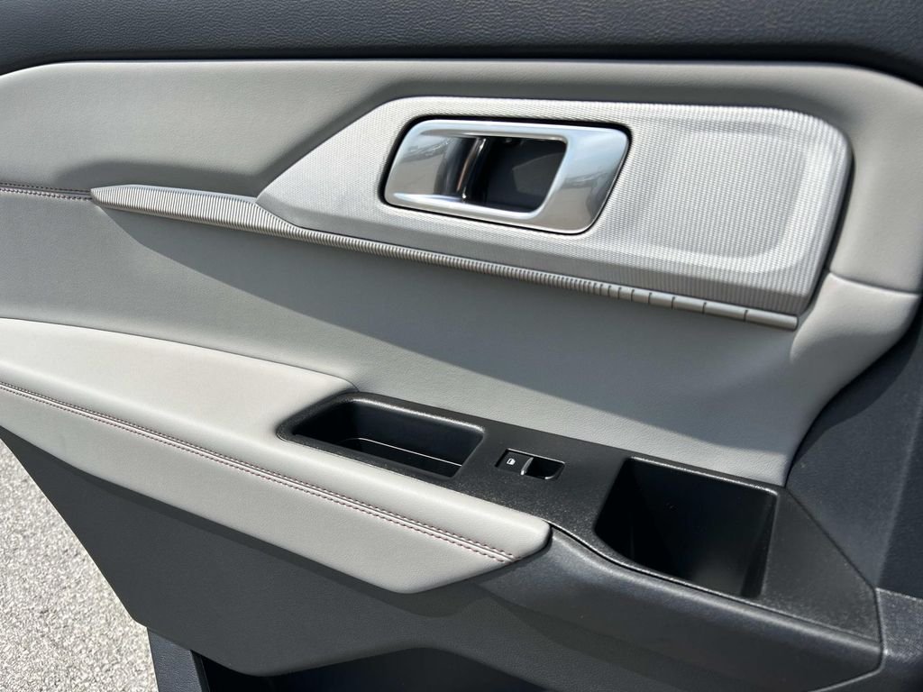 New 2026 Carbonized Gray Metallic Ford Active image 17